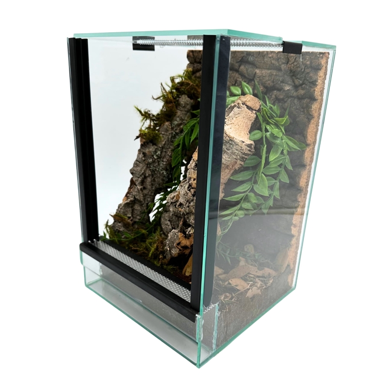 Terrarium-szklane-z-wyposazeniem