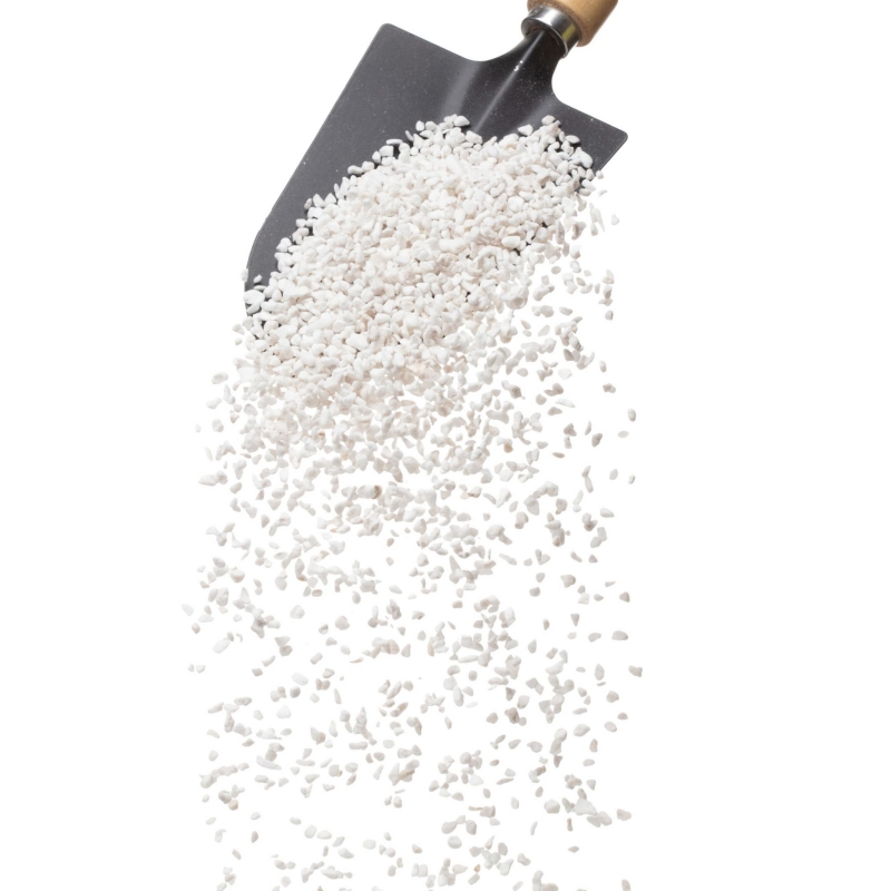 Perlit-ogrodniczy-ukorzeniacz-spulchniacz-podloza-do-roslin